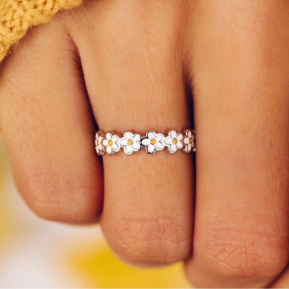 Pura Vida Painted Blooms Ring Size 8 - Picture 3 of 4